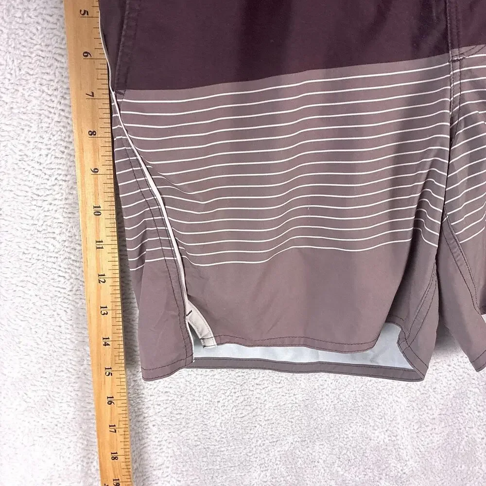 Vuori Shorts Mens S Burgundy Brown Stripe Trail Preppy Outdoors Training Workout